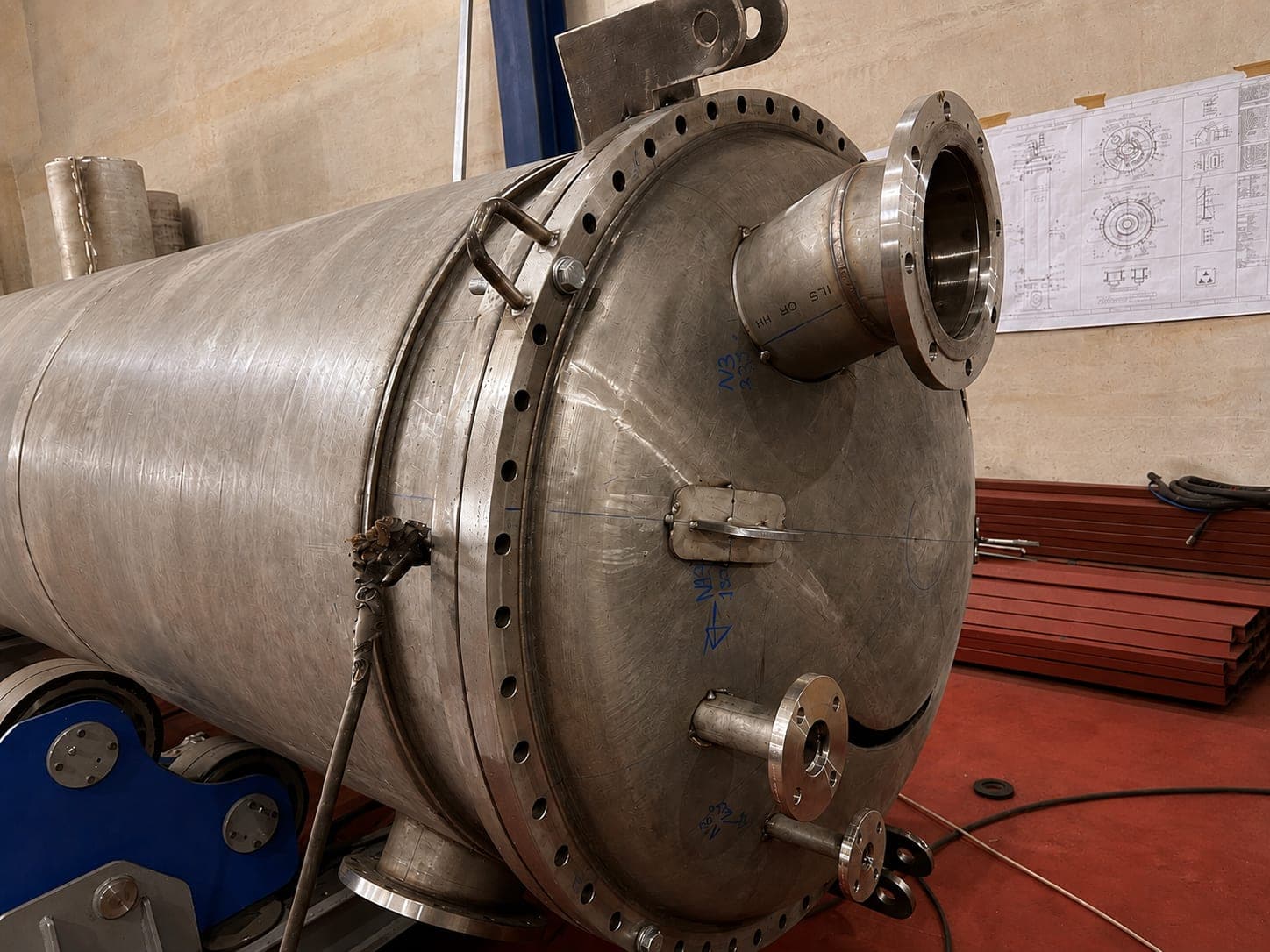 Stainless steel pressure vessel with bolted flange head and nozzles during fabrication